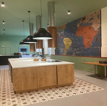 Peut être une image de carte et intérieur